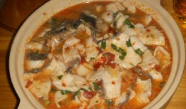 水煮鱼的做法视频,麻辣鲜香，口感层次丰富，家庭必备经典川菜